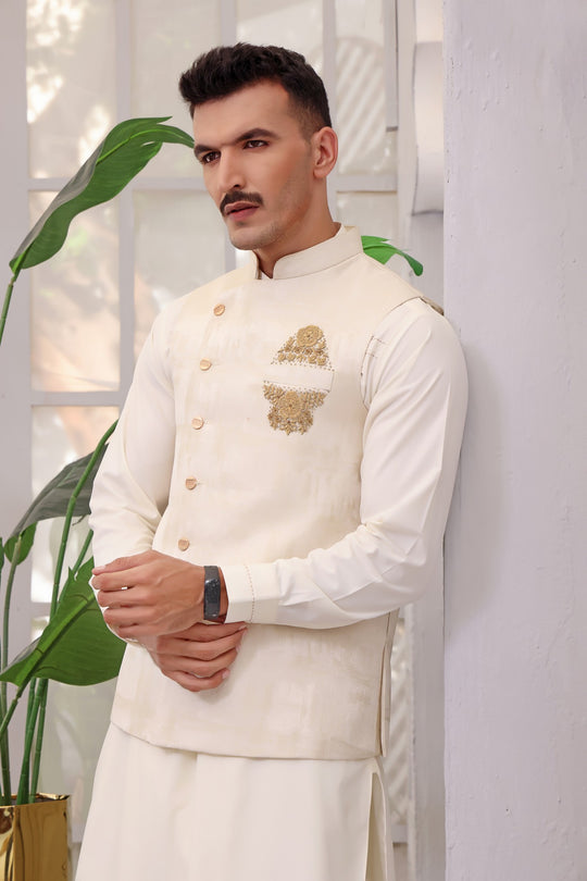 Luxury Men's Creamy 3 PC Suit with waistcoat