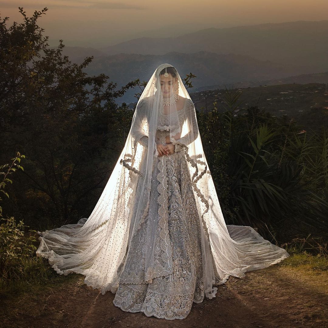 IVORY Mahira Khan Elegant Pakistani Embroidered Bridal Wedding Stitched Dresses Collection 00W #usaindians #ukindians #ukindianfashion #ukpakistanifaishon #ukpakistaniclothes #ukpakistani #canadafashion #australiaindians #australianpak #newarrivals #pakistanisuits #indianwedding #sareefashion #pakistaniwedding #womensfashion #weddingsarees #maxidress #weddingseason #lehengacholi #shalwarkameez #shalwarkameezsuit #lehengacollection Elegant Pakistani Embroidered Bridal Wedding Stitched Dresses Collection