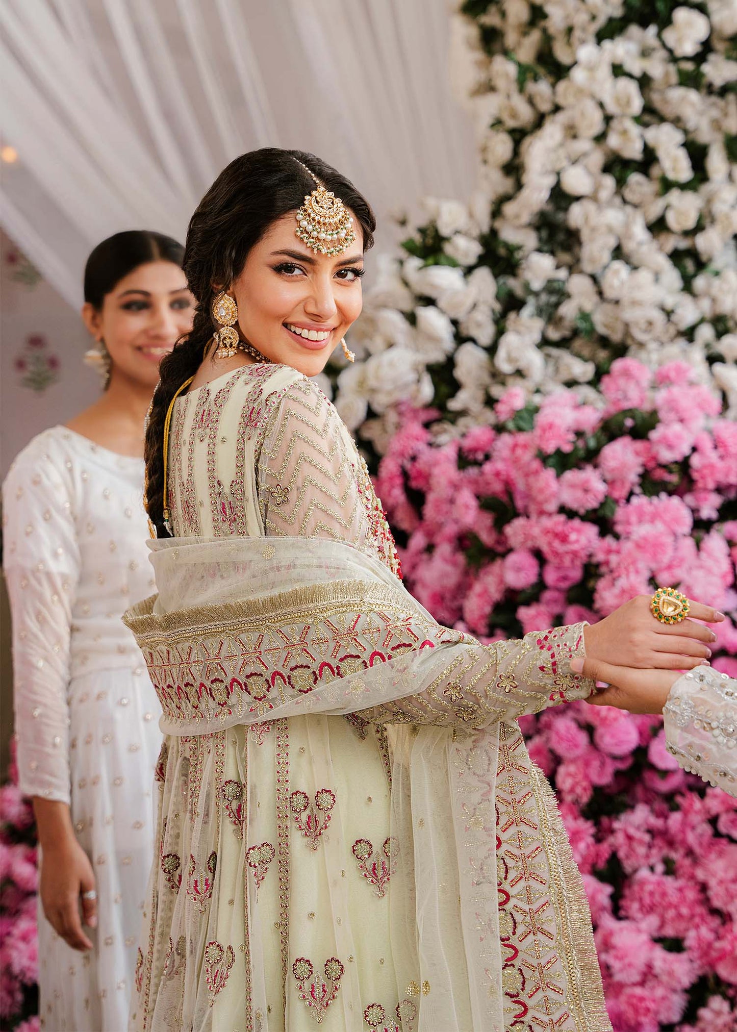#usaindians #ukindians #ukindianfashion #ukpakistanifaishon #ukpakistaniclothes #ukpakistani #canadafashion #australiaindians #australianpak #newarrivals #pakistanisuits #indianwedding #sareefashion #pakistaniwedding #womensfashion #weddingsarees #maxidress #weddingseason #lehengacholi #shalwarkameez #shalwarkameezsuit #lehengacollection Elegant Pakistani Embroidered Bridal Wedding Stitched Dresses Collection