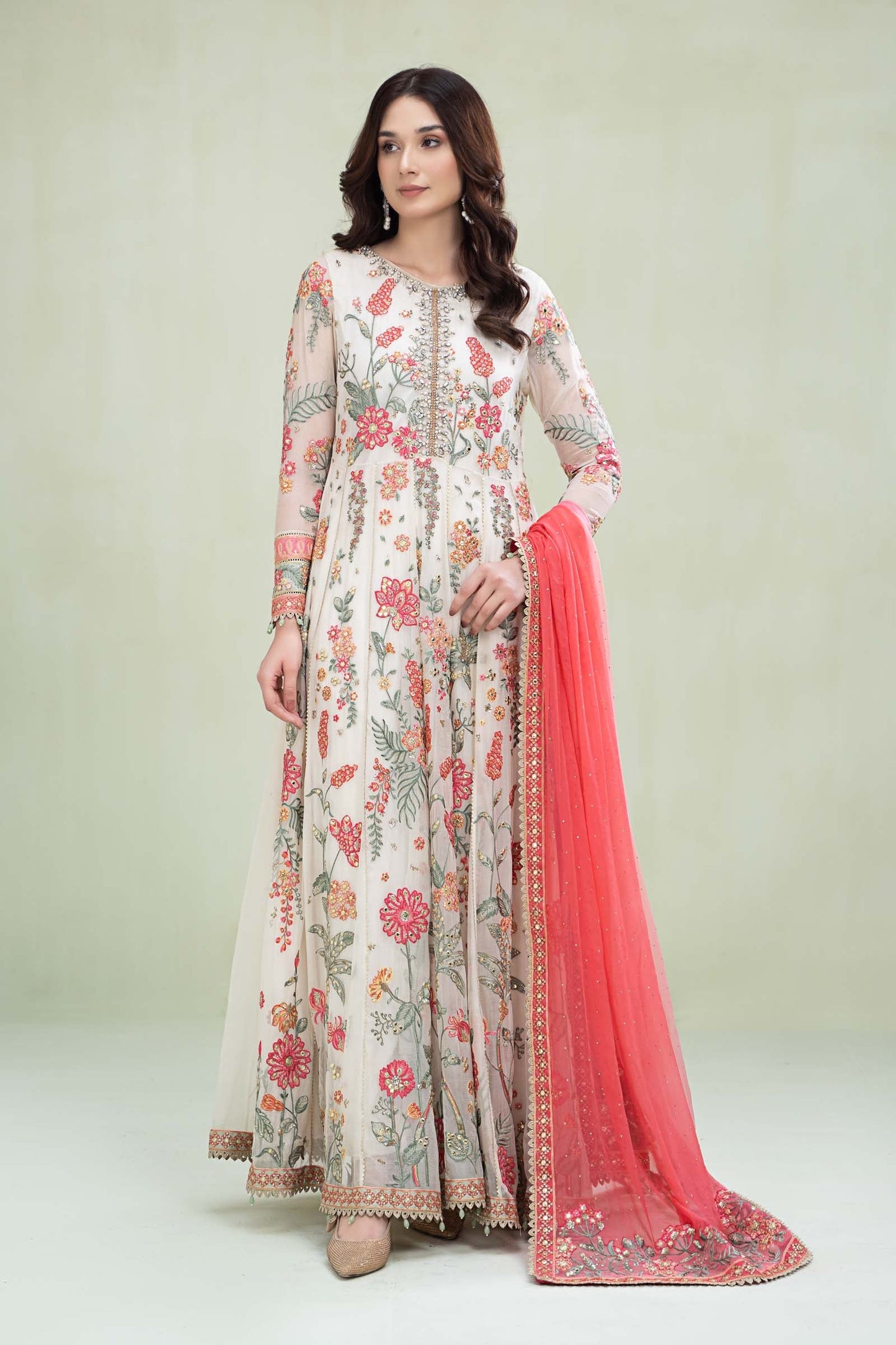 #usaindians #ukindians #ukindianfashion #ukpakistanifaishon #ukpakistaniclothes #ukpakistani #canadafashion #australiaindians #australianpak #newarrivals #pakistanisuits #indianwedding #sareefashion #pakistaniwedding #womensfashion #weddingsarees #maxidress #weddingseason #lehengacholi #shalwarkameez #shalwarkameezsuit #lehengacollection
