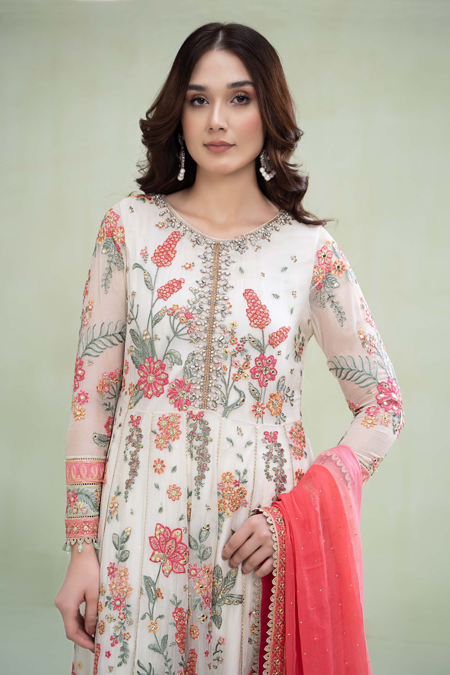 #usaindians #ukindians #ukindianfashion #ukpakistanifaishon #ukpakistaniclothes #ukpakistani #canadafashion #australiaindians #australianpak #newarrivals #pakistanisuits #indianwedding #sareefashion #pakistaniwedding #womensfashion #weddingsarees #maxidress #weddingseason #lehengacholi #shalwarkameez #shalwarkameezsuit #lehengacollection