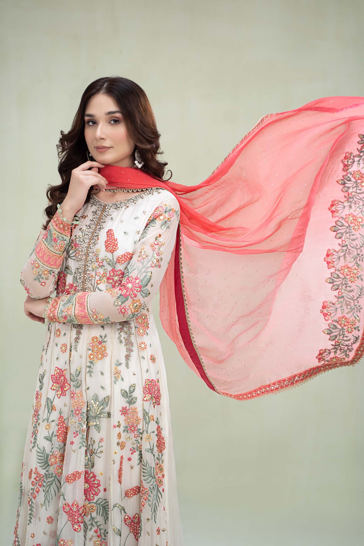 #usaindians #ukindians #ukindianfashion #ukpakistanifaishon #ukpakistaniclothes #ukpakistani #canadafashion #australiaindians #australianpak #newarrivals #pakistanisuits #indianwedding #sareefashion #pakistaniwedding #womensfashion #weddingsarees #maxidress #weddingseason #lehengacholi #shalwarkameez #shalwarkameezsuit #lehengacollection