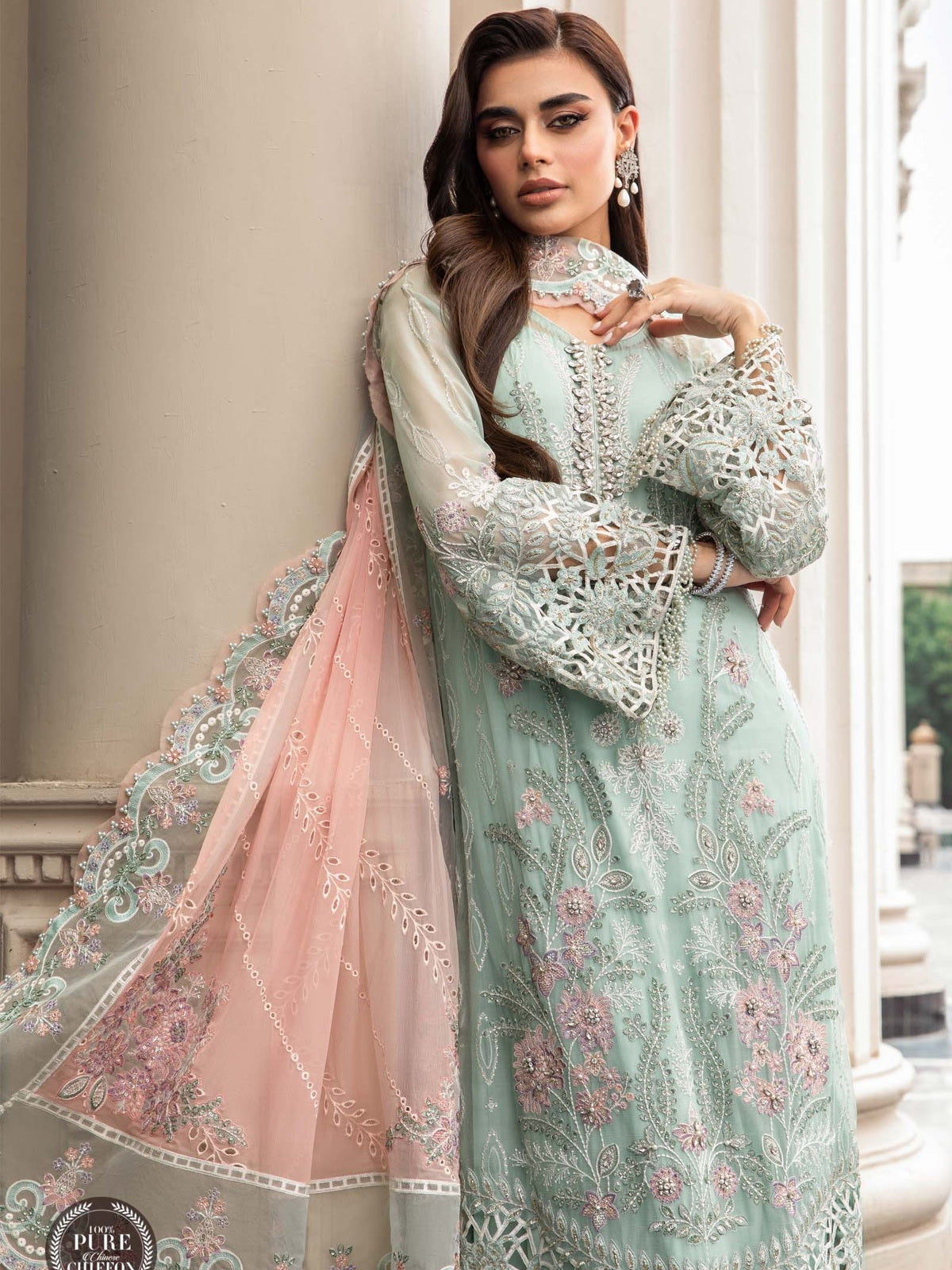#usaindians #ukindians #ukindianfashion #ukpakistanifaishon #ukpakistaniclothes #ukpakistani #canadafashion #australiaindians #australianpak #newarrivals #pakistanisuits #indianwedding #sareefashion #pakistaniwedding #womensfashion #weddingsarees #maxidress #weddingseason #lehengacholi #shalwarkameez #shalwarkameezsuit #lehengacollection Elegant Pakistani Embroidered Bridal Wedding Stitched Dresses Collection