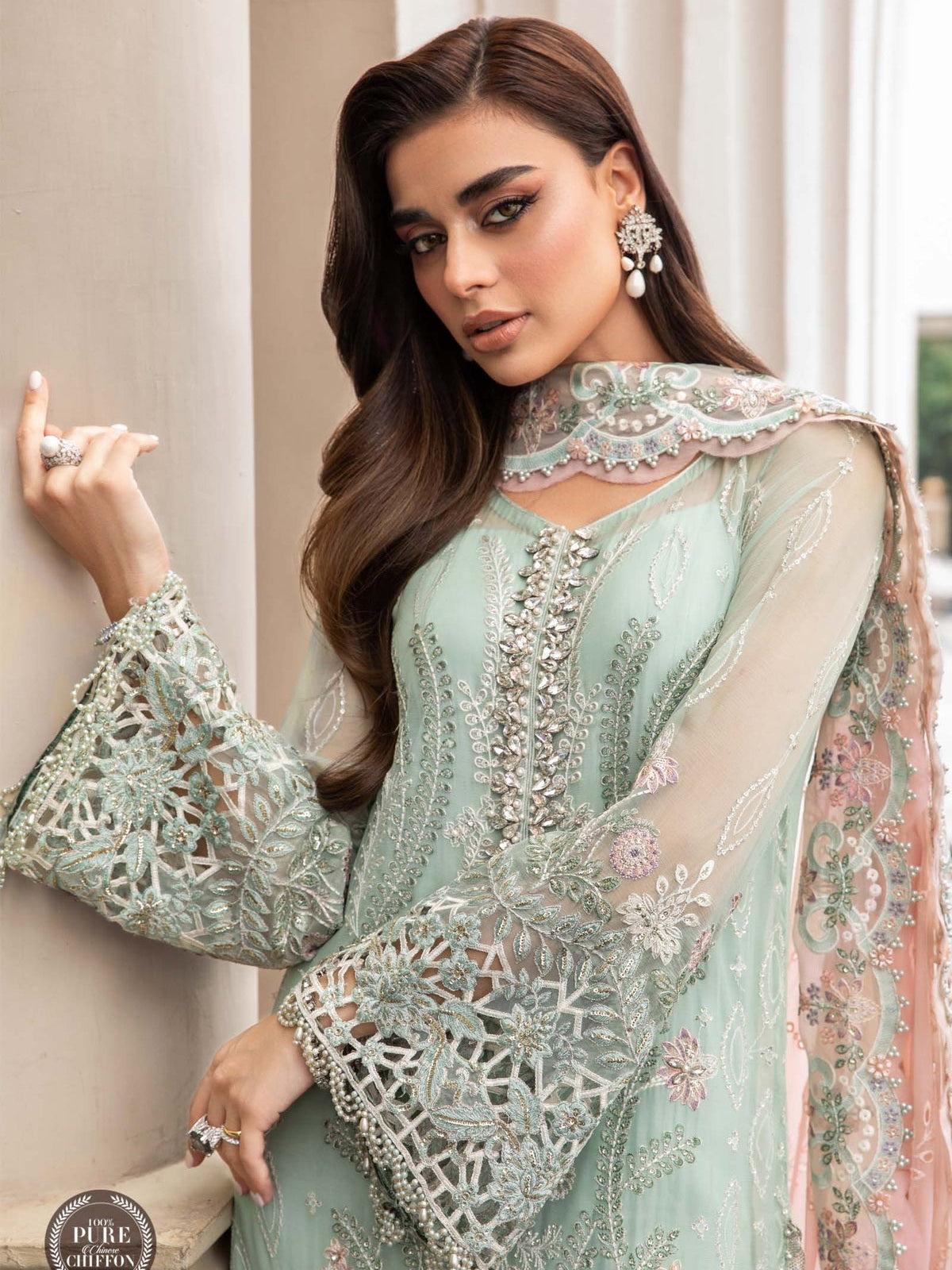 #usaindians #ukindians #ukindianfashion #ukpakistanifaishon #ukpakistaniclothes #ukpakistani #canadafashion #australiaindians #australianpak #newarrivals #pakistanisuits #indianwedding #sareefashion #pakistaniwedding #womensfashion #weddingsarees #maxidress #weddingseason #lehengacholi #shalwarkameez #shalwarkameezsuit #lehengacollection Elegant Pakistani Embroidered Bridal Wedding Stitched Dresses Collection