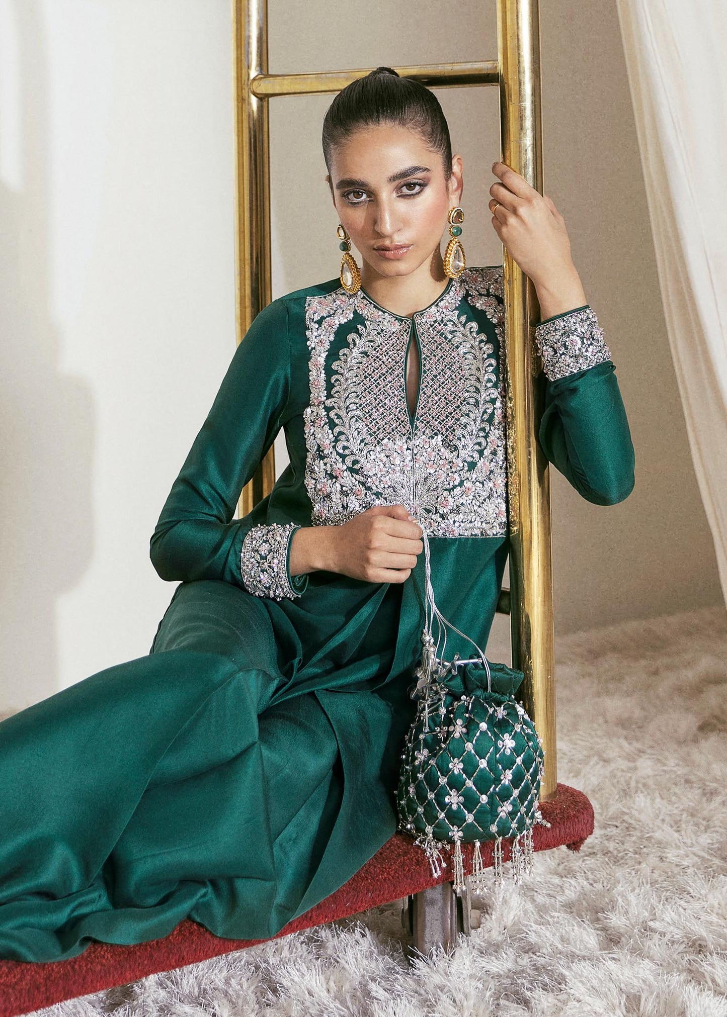 #usaindians #ukindians #ukindianfashion #ukpakistanifaishon #ukpakistaniclothes #ukpakistani #canadafashion #australiaindians #australianpak #newarrivals #pakistanisuits #indianwedding #sareefashion #pakistaniwedding #womensfashion #weddingsarees #maxidress #weddingseason #lehengacholi #shalwarkameez #shalwarkameezsuit #lehengacollection