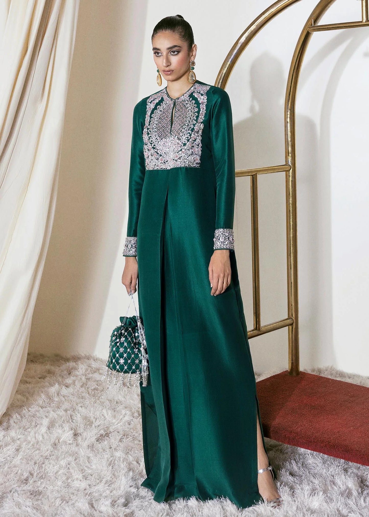 #usaindians #ukindians #ukindianfashion #ukpakistanifaishon #ukpakistaniclothes #ukpakistani #canadafashion #australiaindians #australianpak #newarrivals #pakistanisuits #indianwedding #sareefashion #pakistaniwedding #womensfashion #weddingsarees #maxidress #weddingseason #lehengacholi #shalwarkameez #shalwarkameezsuit #lehengacollection