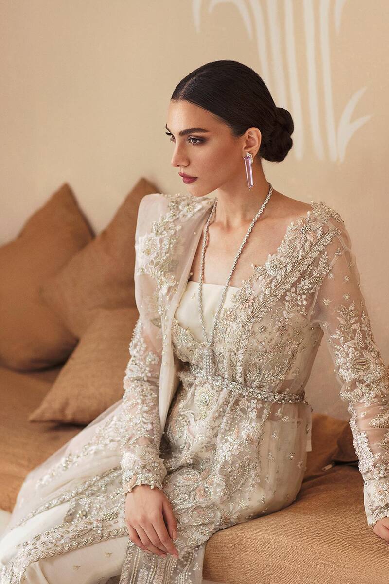 v#usaindians #ukindians #ukindianfashion #ukpakistanifaishon #ukpakistaniclothes #ukpakistani #canadafashion #australiaindians #australianpak #newarrivals #pakistanisuits #indianwedding #sareefashion #pakistaniwedding #womensfashion #weddingsarees #maxidress #weddingseason #lehengacholi #shalwarkameez #shalwarkameezsuit #lehengacollection Elegant Pakistani Embroidered Bridal Wedding Stitched Dresses Collection