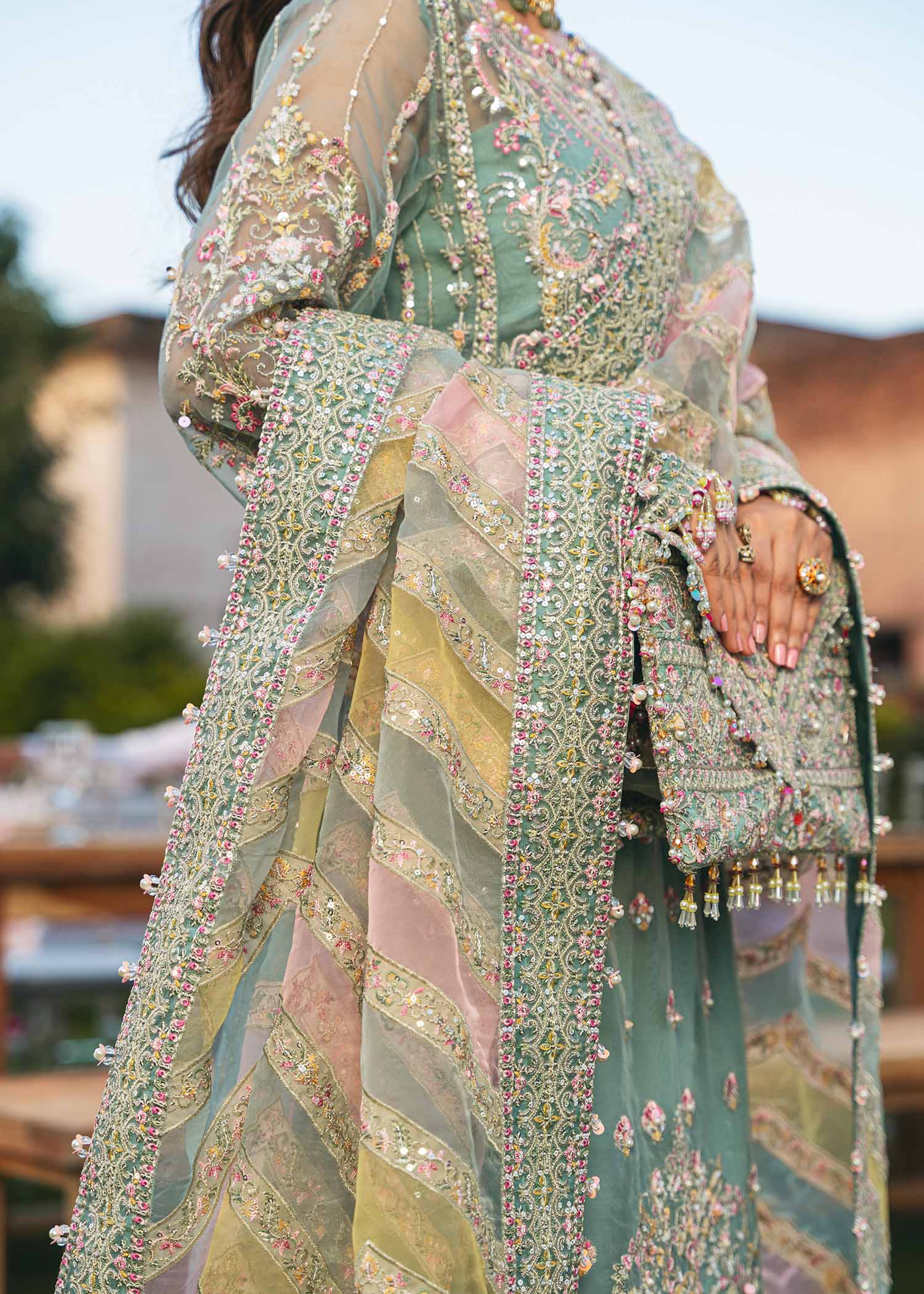 #usaindians #ukindians #ukindianfashion #ukpakistanifaishon #ukpakistaniclothes #ukpakistani #canadafashion #australiaindians #australianpak #newarrivals #pakistanisuits #indianwedding #sareefashion #pakistaniwedding #womensfashion #weddingsarees #maxidress #weddingseason #lehengacholi #shalwarkameez #shalwarkameezsuit #lehengacollection  Elegant Pakistani Embroidered Bridal Wedding Stitched Dresses Collection 