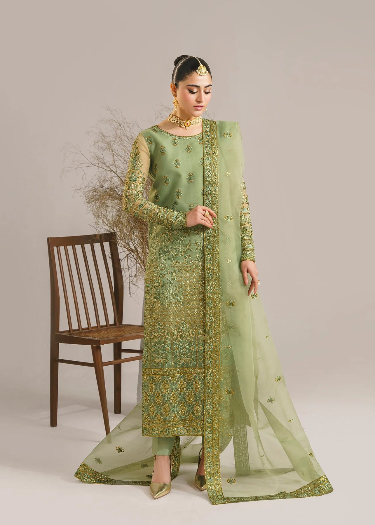 #usaindians #ukindians #ukindianfashion #ukpakistanifaishon #ukpakistaniclothes #ukpakistani #canadafashion #australiaindians #australianpak #newarrivals #pakistanisuits #indianwedding #sareefashion #pakistaniwedding #womensfashion #weddingsarees #maxidress #weddingseason #lehengacholi #shalwarkameez #shalwarkameezsuit #lehengacollection  Elegant Pakistani Embroidered Bridal Wedding Stitched Dresses Collection 