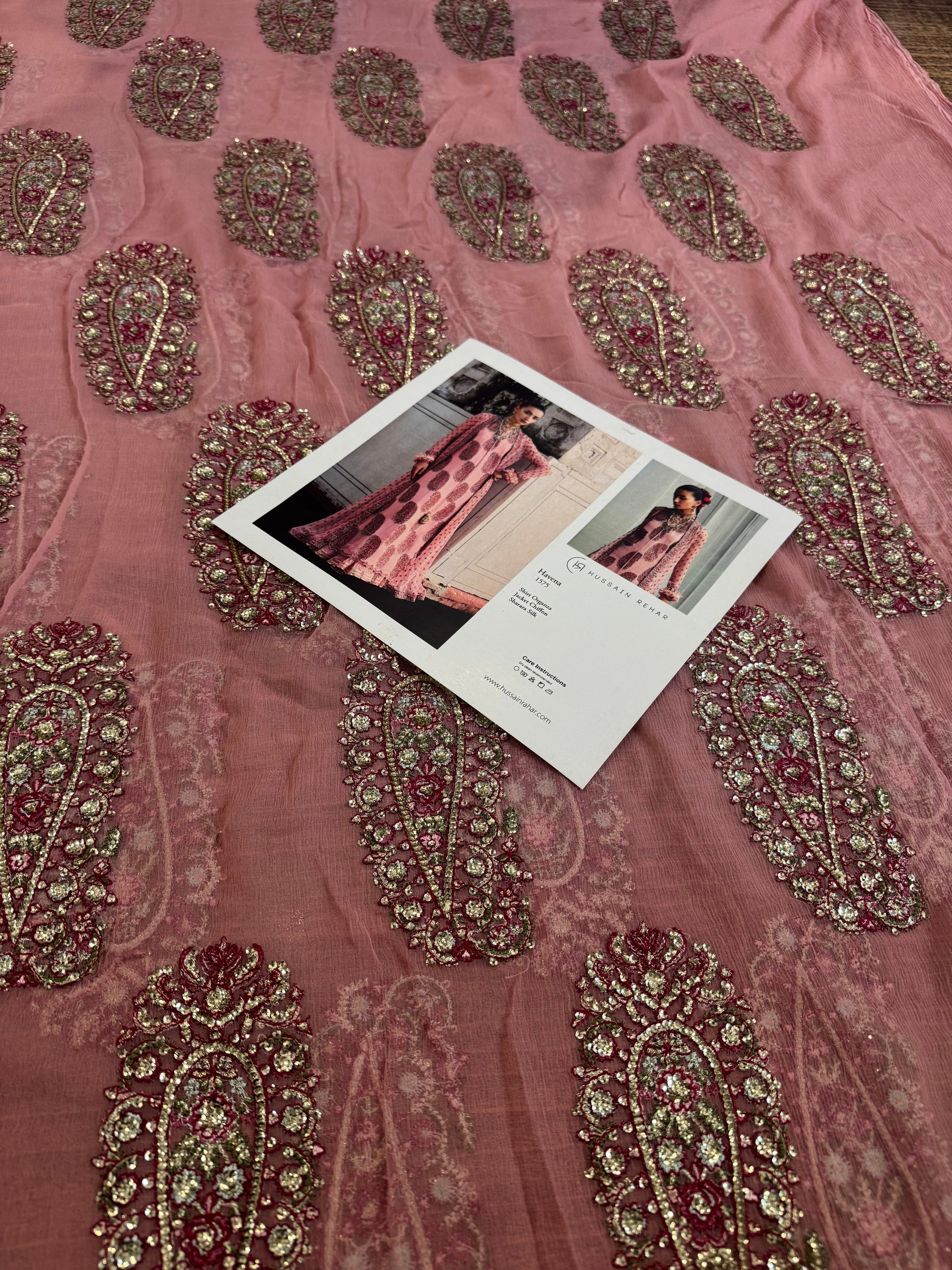 Pink Outfit HR