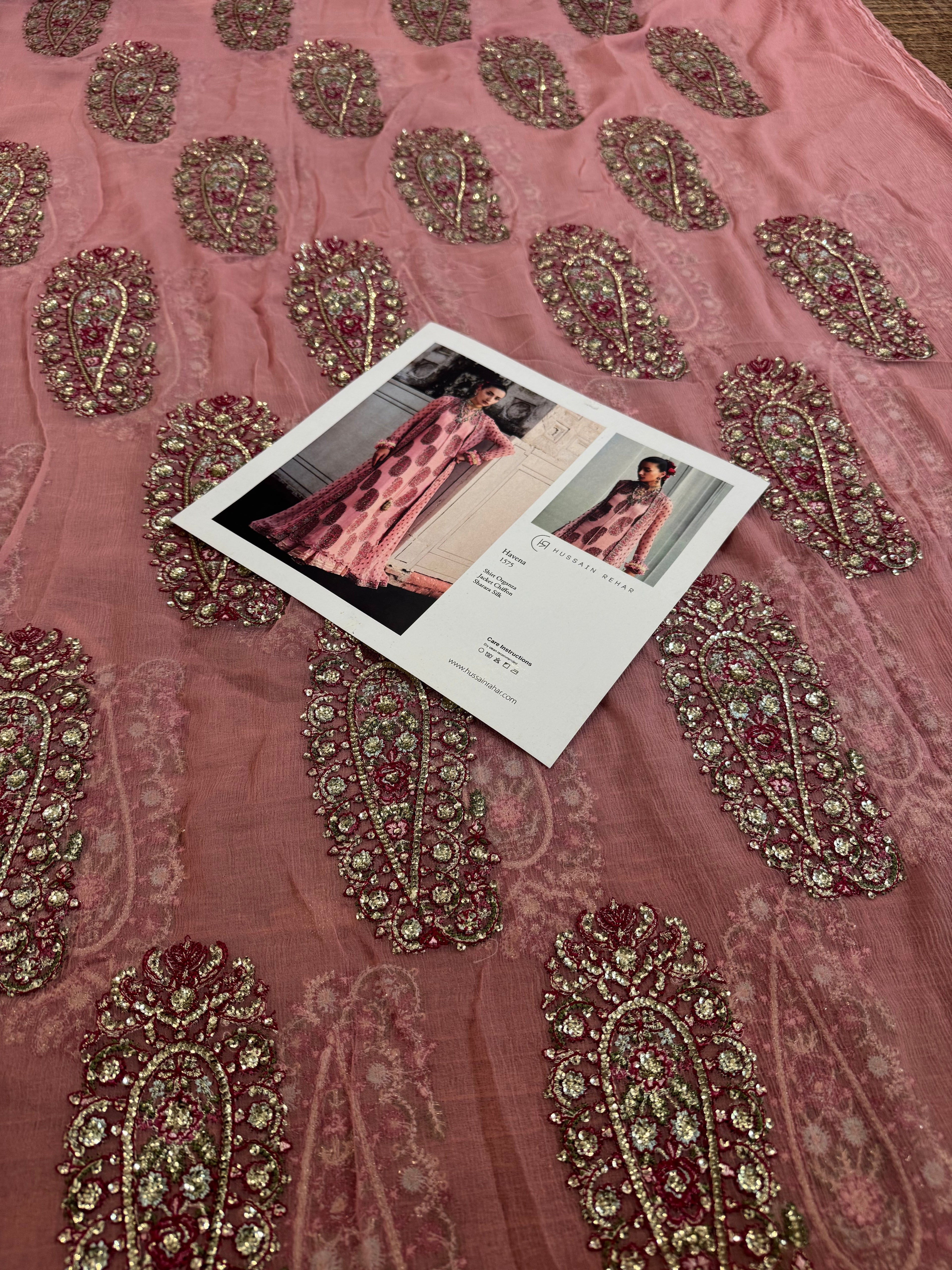 Pink Outfit HR