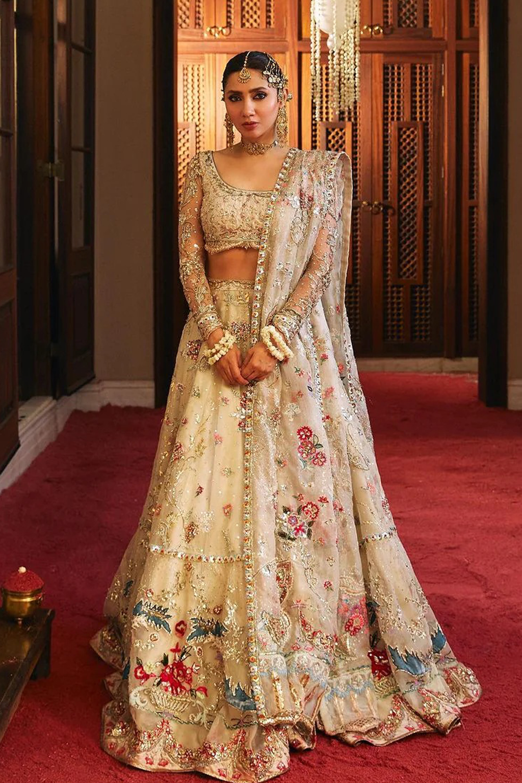 IVORY Mahira Khan